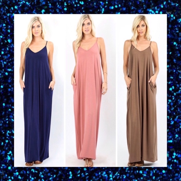 LAST 1🆕 Navy Blue V-Neck Maxi Dress w/Pockets - Picture 2 of 5